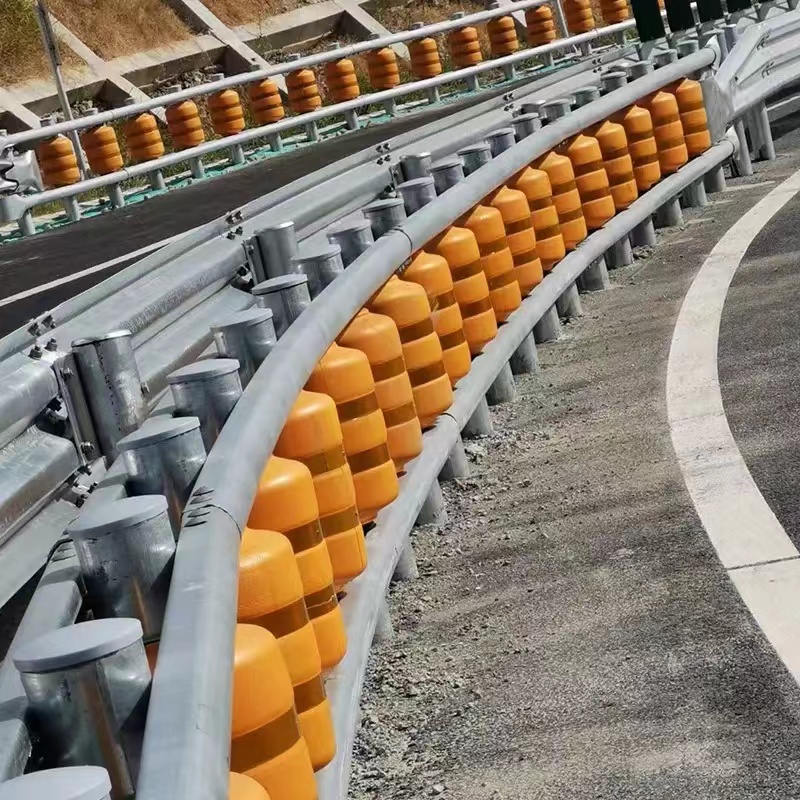 旋轉(zhuǎn)護(hù)欄